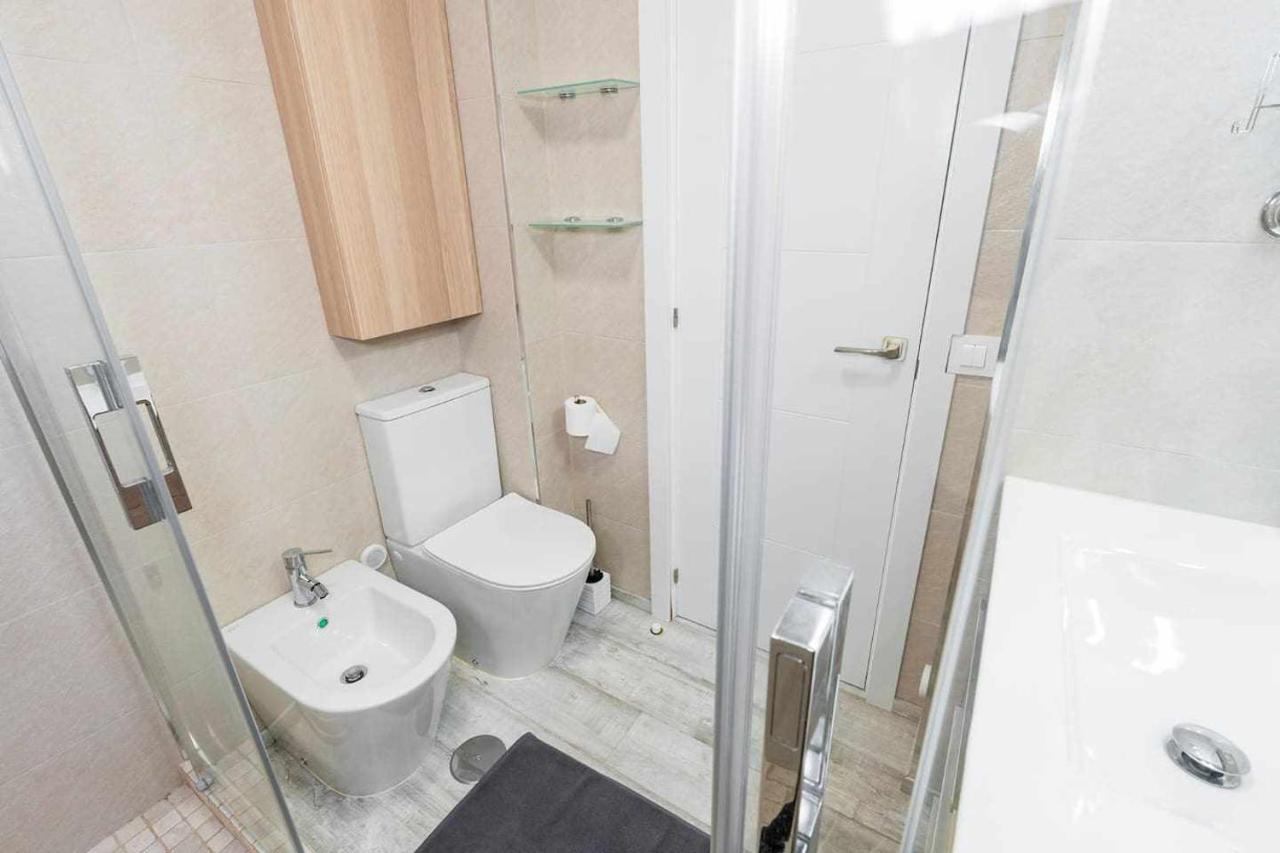 El Estudio De La Playa Benalbeach New 1Bd, Piscinas, Playa Y Vistas Al Mar Ref504 Benalmadena Bagian luar foto