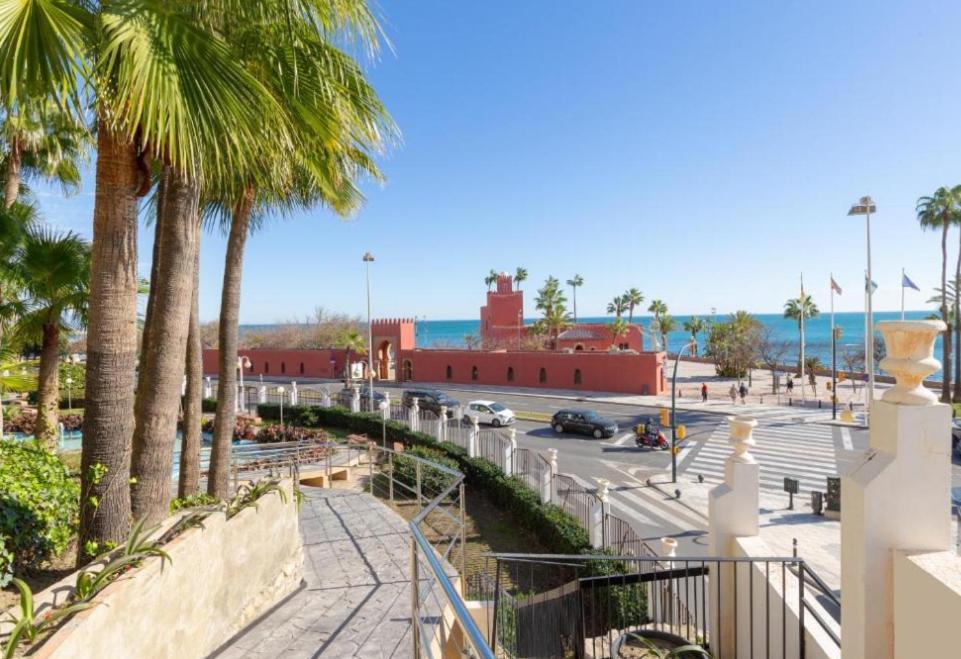 El Estudio De La Playa Benalbeach New 1Bd, Piscinas, Playa Y Vistas Al Mar Ref504 Benalmadena Bagian luar foto
